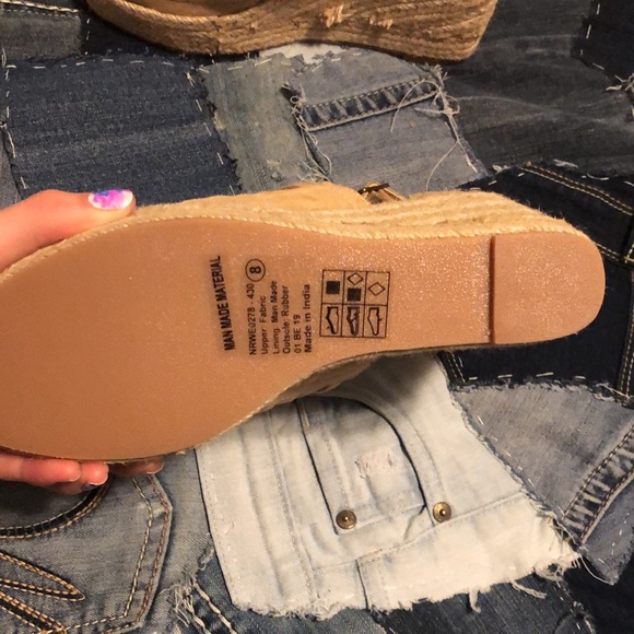 Tan wedge high heels. Never worn. - Picture 3 of 3